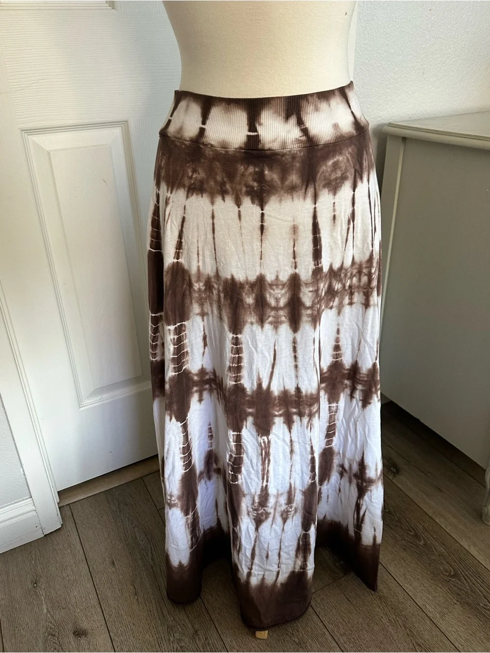 Tryst Brown and White Tie-Dye Maxi Skirt - Picture 1 of 5